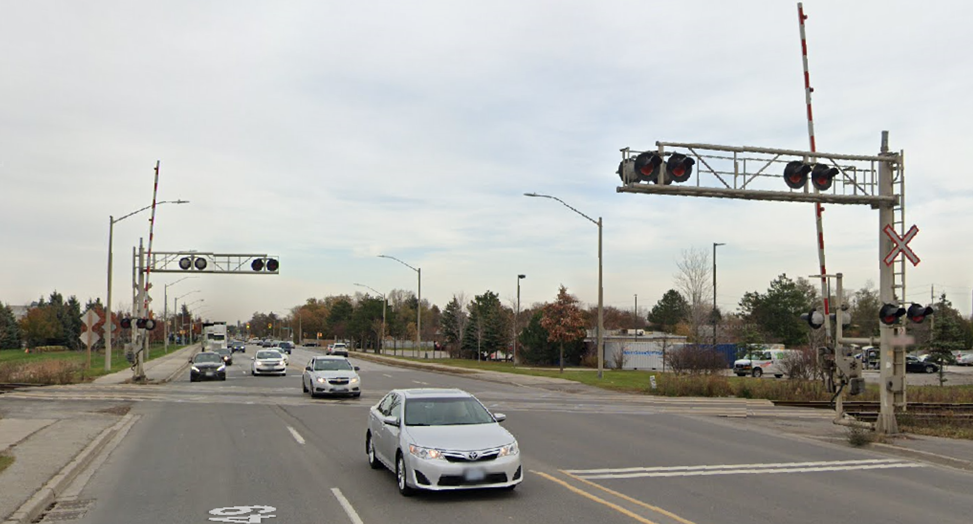 Image of Existing Elgin Mills Road at-grade crossing East of Yonge Street