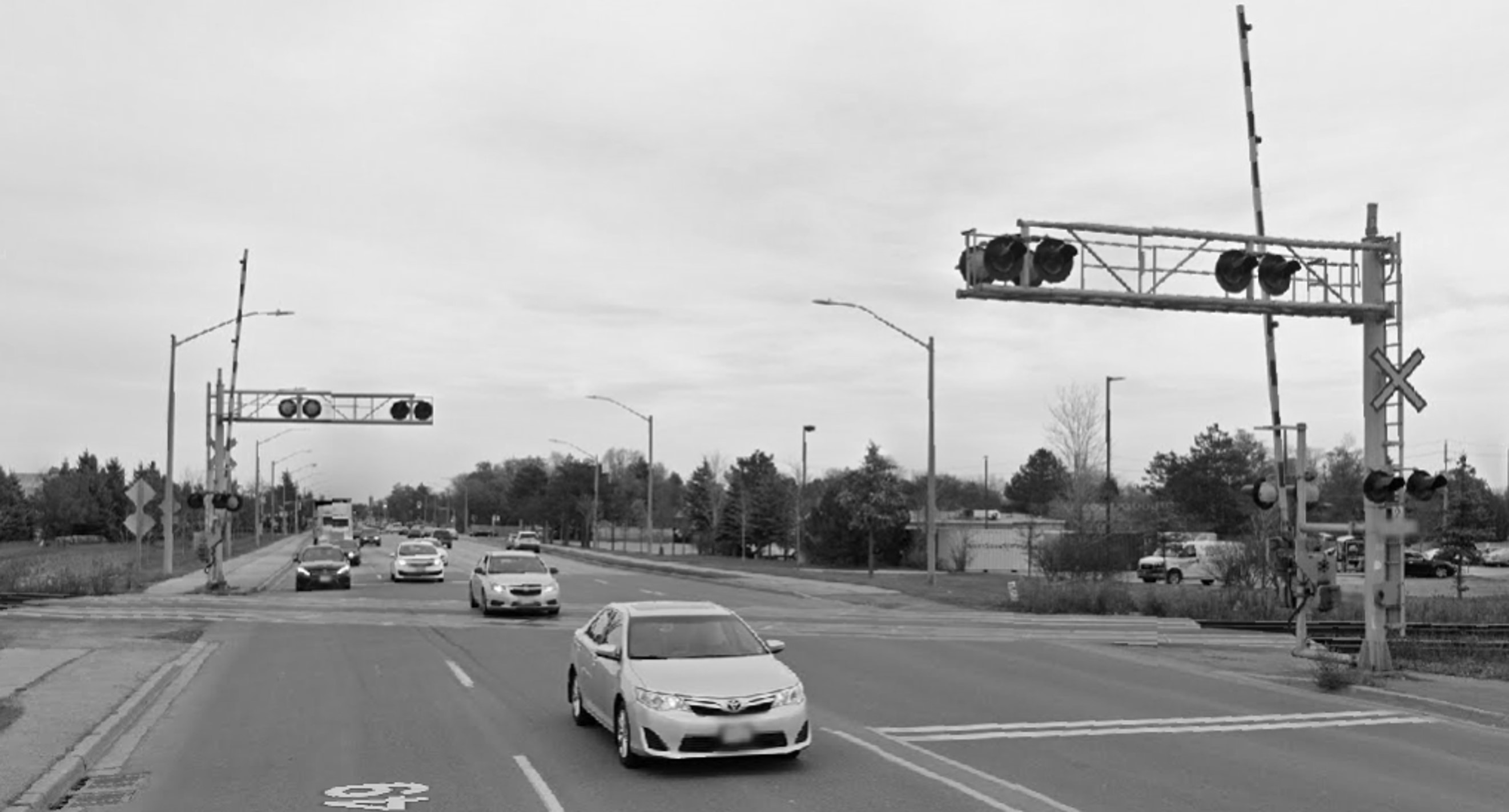 Grade serpation on road